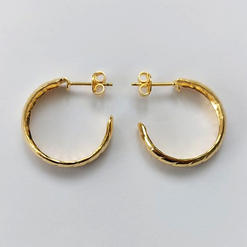 BRINCO FOLHEADO A OURO - BANHADO COM 5 MILÉSIMOS + VERNIZ DIAMOND - (ARJ1302) BRINCO DE PINO ARGOLA 3X22MM - OURO571