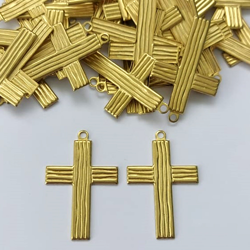 ACESSÓRIO NO BRUTO PRONTO PARA O BANHO - (E1792) (CX.36) CRUCIFIXO 31MM - COMPOSIÇÃO: 100% LATÃO - PESO TOTAL 1,3GR - BRU0003245