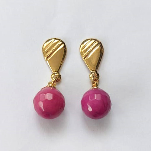 BRINCO FOLHEADO A OURO - BANHADO COM 5 MILÉSIMOS + VERNIZ DIAMOND - BRINCO DE PINO BASE GOTA COM PINGENTE EM PEDRA ÁGATA 10MM - OURO577