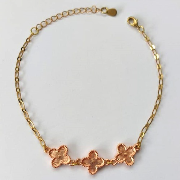 PULSEIRA NO BRUTO PRONTO PARA O BANHO(CX142)( COM CORRENTE ELLO 1X1 E TREIS PINGENTE VAN CLEEF /PESO TOTAL 3,2GR COM FECHO LAGOSTA E EXTENSOR BRU0003241