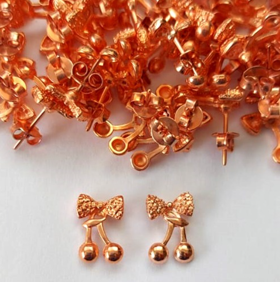 BRINCO NO BRUTO PRONTO PARA O BANHO - (CRIS) BRINCO DE PINO 10MM - PESO TOTAL 1.2gr - BRU0003257