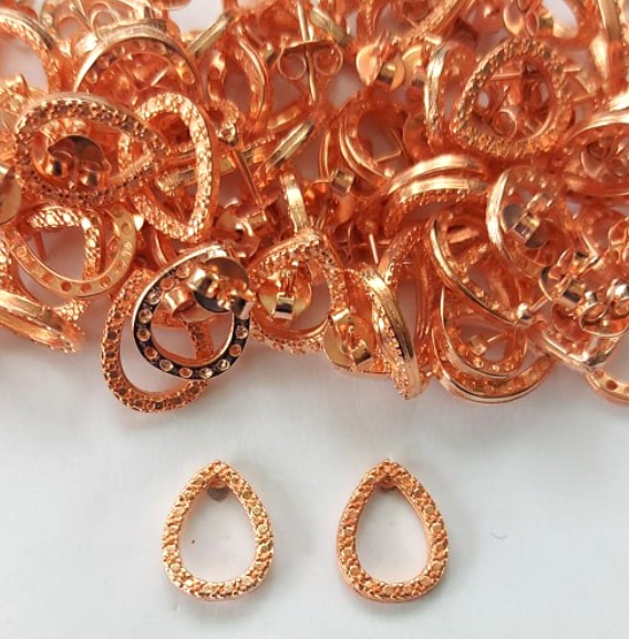 BRINCO NO BRUTO PRONTO PARA O BANHO - (CRIS) BRINCO DE PINO 10MM - PESO TOTAL 1.4GR - BRU0003264