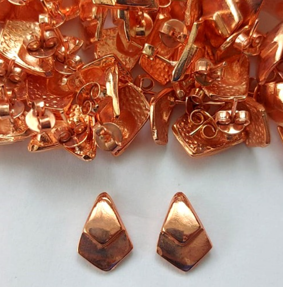 BRINCO NO BRUTO PRONTO PARA O BANHO - (CRIS) BRINCO DE PINO 10MM - PESO TOTAL 1.7GR - BRU0003269