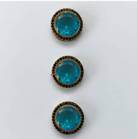 PINGENTE NO BRUTO PRONTO PARA O BANHO - KIT COM 3 PINGENTES COM BASES EM ALTA FUSÃO REDONDAS CRAVEJADAS COM MICROS ZIRCÔNIAS CRISTAIS NEGRO E PEDRA EM ZIRCÔNIA 10MM - PESO TOTAL 6,6GR - BRU0003282