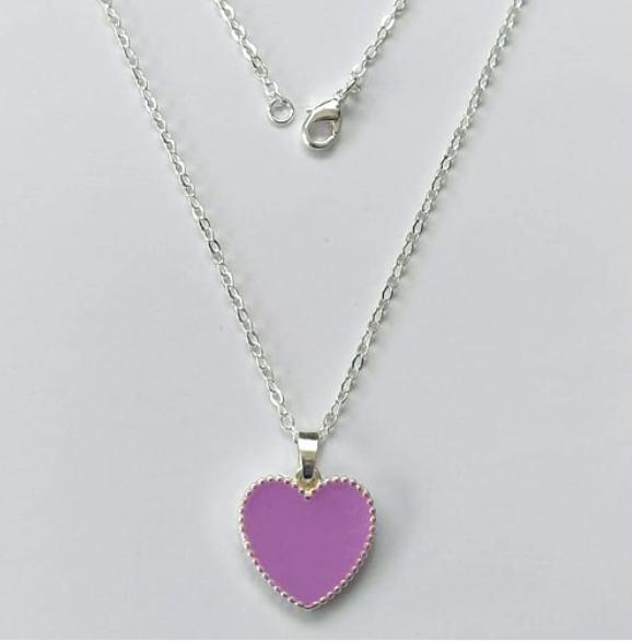 GARGANTILHA FOLHEADO A PRATA COM 50 MILÉSIMOS + VERNIZ DIAMOND CORAÇÃO RESINADO E CORREBTE DADEADO DE 45CM- PRA641