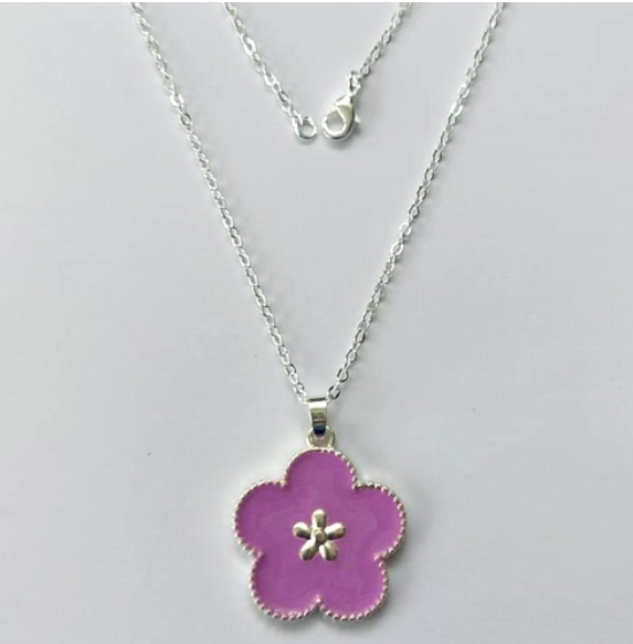 GARGANTILHA FOLHEADO A PRATA COM 50 MILÉSIMOS + VERNIZ DIAMOND FLOR RESINADO E CORRENTE CADEADO DE 45CM- PRA643