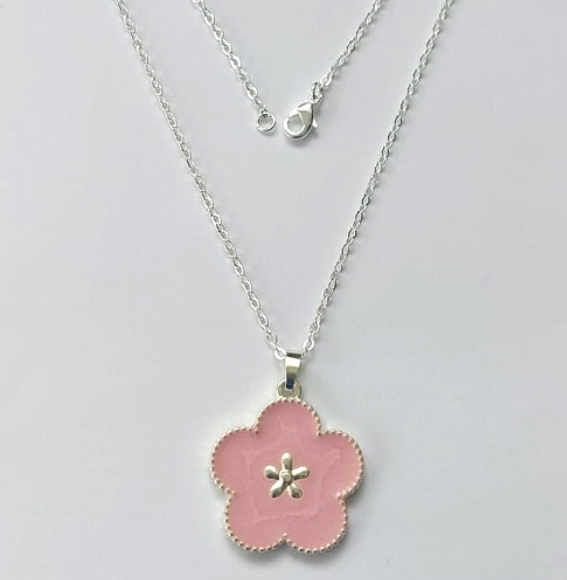 GARGANTILHA FOLHEADO A PRATA COM 50 MILÉSIMOS + VERNIZ DIAMOND FLOR RESINADO E CORRENTE CADEADO DE 45CM- PRA644