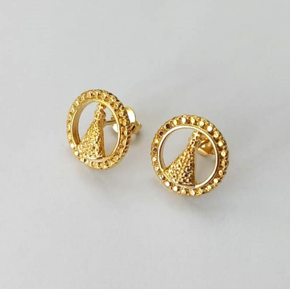 BRINCO FOLHEADO A OURO - BANHADO COM 5 MILÉSIMOS + VERNIZ DIAMOND - BRINCO DE PINO - 10MM - OURO615