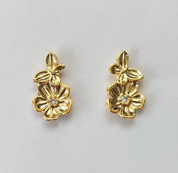 BRINCO FOLHEADO A OURO - BANHADO COM 5 MILÉSIMOS + VERNIZ DIAMOND - BRINCO DE PINO - 10MM - OURO618