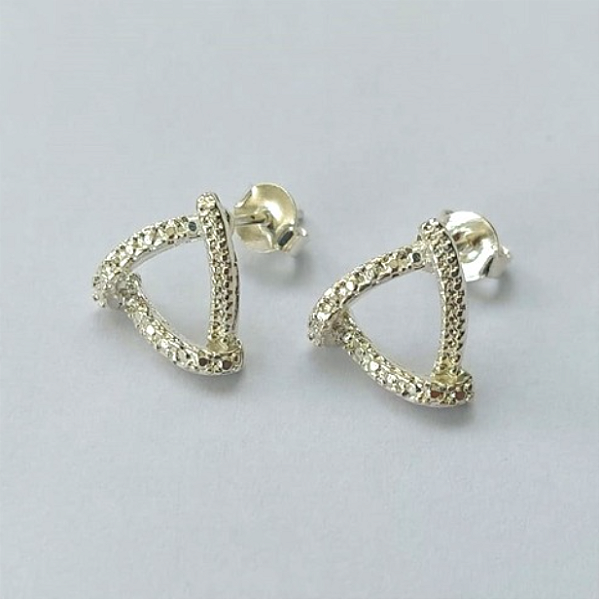 BRINCO FOLHEADO A PRATA COM 50 MILÉSIMOS + VERNIZ DIAMOND -(CRIS) BRINCO DE PINO- PRA653