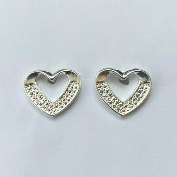 BRINCO FOLHEADO A PRATA COM 50 MILÉSIMOS + VERNIZ DIAMOND TAMANHO 10MM -(CRIS) BRINCO DE PINO- PRA657