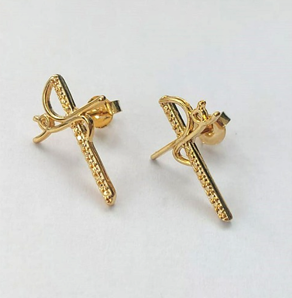 BRINCO FOLHEADO A OURO - BANHADO COM 5 MILÉSIMOS + VERNIZ DIAMOND - (CRIS) BRINCO DE PINO DE 12MM - OURO649