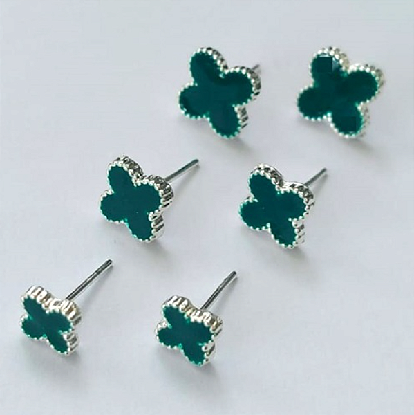 BRINCO FOLHEADO A PRATA COM 50 MILÉSIMO+ VERNIZ DIAMOND TRIO DE BRINCOS COM TREIS TAMANHOS ( 10MM/7MM/6MM) PRA664