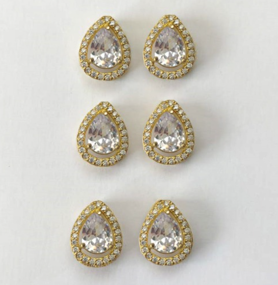 BRINCO NO BRUTO PRONTO PARA O BANHO - KIT COM 3 BRINCOS DE PINO COM BASE EM ALTA FUSÃO COM ZIRCÔNIA GOTA 6X8MM - PESO TOTAL 8.7GR(TREIS PAR) - BRU0003263