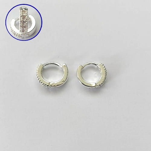 BRINCO FOLHEADO A PRATA COM 50 MILÉSIMO+ VERNIZ DIAMOND BRINCO DE ARGOLA COM 1 FILEIRA DE MICRO ZIRCÔNIAS 9MM PRA675