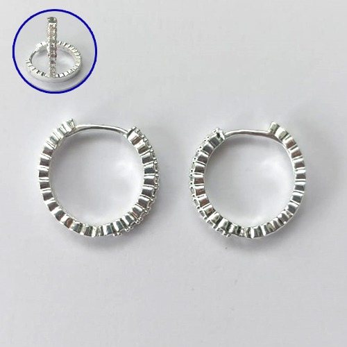 BRINCO FOLHEADO A PRATA COM 50 MILÉSIMO+ VERNIZ DIAMOND BRINCO DE ARGOLA COM 1 FILEIRA DE MICRO ZIRCÔNIAS 16MM PRA686