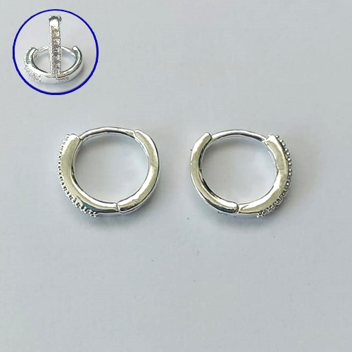 BRINCO FOLHEADO A PRATA COM 50 MILÉSIMO+ VERNIZ DIAMOND BRINCO DE ARGOLA COM 1 FILEIRA DE MICRO ZIRCÔNIAS 15MM PRA692