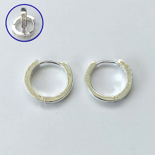 BRINCO FOLHEADO A PRATA COM 50 MILÉSIMO+ VERNIZ DIAMOND BRINCO DE ARGOLA COM 1 FILEIRA DE MICRO ZIRCÔNIAS 15MM PRA698