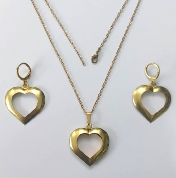 CONJUNTO NO BRUTO PRONTO PARA O BANHO(303)PESO TOTAL 7.6GR - COM CORRENTE CADEADO E BRINCO COM BASE ARGOLINHA DE PRESSÃO BRU000335