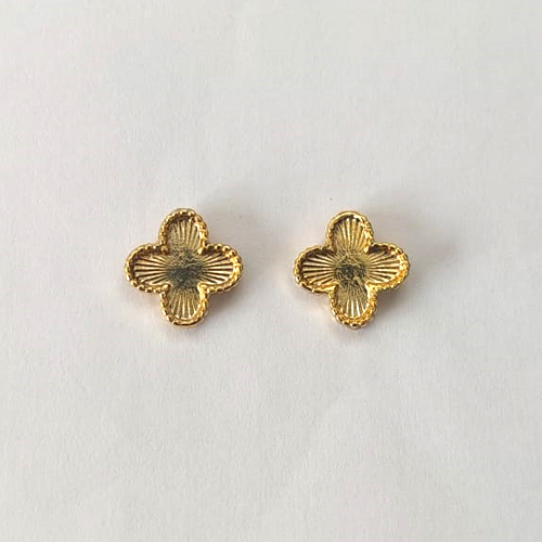 BRINCO FOLHEADO A OURO - BANHADO COM 5 MILÉSIMOS + VERNIZ DIAMOND - (CRIS) BRINCO DE PINO TREVO TIPO VAN CLEEF 10MM - OURO755