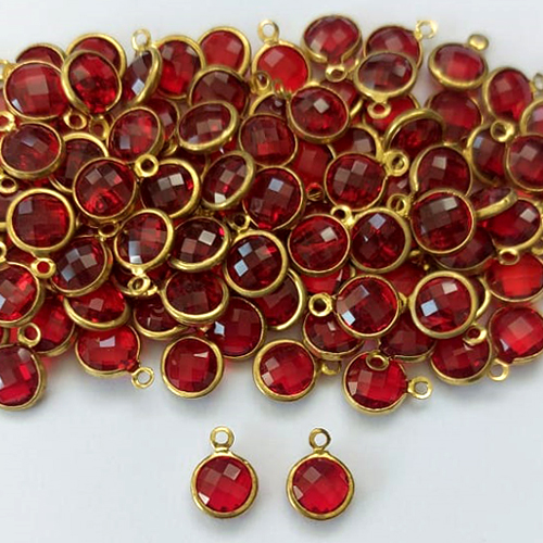 ACESSÓRIO NO BRUTO PRONTO PARA O BANHO - PINGENTE PEQUENO REDONDO 8MM VERMELHO - PESO TOTAL 0,7GR - COMPOSIÇÃO: LATÃO / VIDRO (VENDIDO POR UNIDADE) BRU0003374