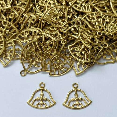 ACESSÓRIO NO BRUTO PRONTO PARA O BANHO - (CX.67) (V3990) SINO VAZADO 13MM - PESO TOTAL 0,3GR - COMPOSIÇÃO: 100% LATÃO - BRU0003397