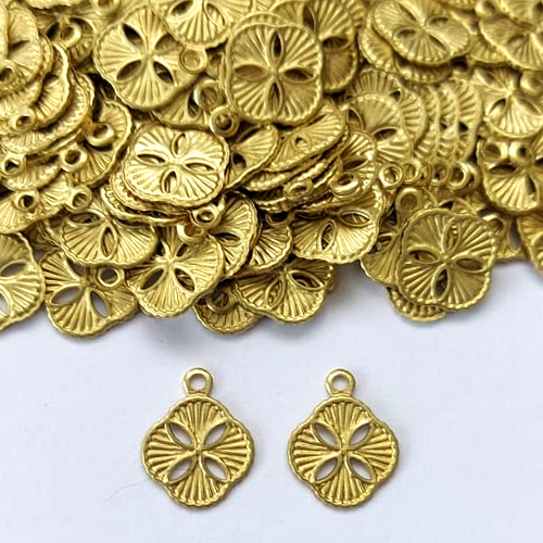 ACESSÓRIO NO BRUTO PRONTO PARA O BANHO - (V3995) FLOR VAZADA 10MM - PESO TOTAL 0,2GR - COMPOSIÇÃO: 100% LATÃO - BRU0003402