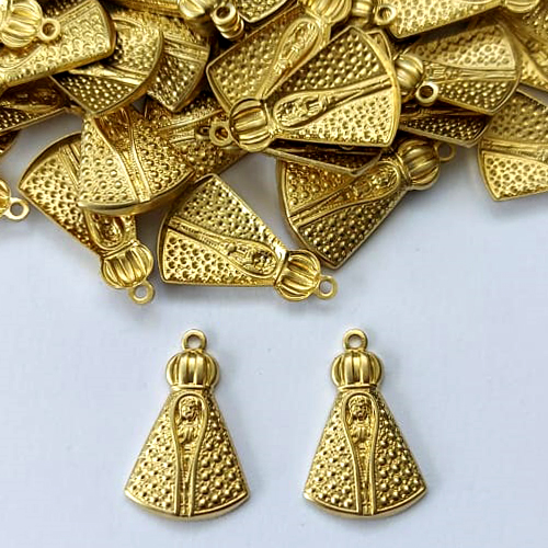 ACESSÓRIO NO BRUTO PRONTO PARA O BANHO - (5739) (CX.19) PINGENTE NOSSA SRA APARECIDA 17MM - COMPOSIÇÃO: 100% LATÃO - PESO: 0,7GR - BRU0003406