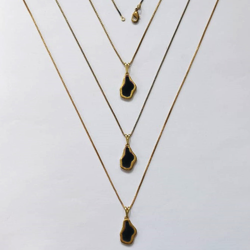 GARGANTILHA NO BRUTO PRONTA PARA O BANHO - KIT COM 3 CORRENTES VENEZIANAS 45CM E PINGENTES NUVEM EM RESINA PRETA 16MM - PESO TOTAL 8,4GR - BRU16328