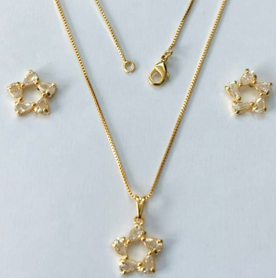 CONJUNTO FOLHEADO A OURO - BANHADO COM 5 MILÉSIMOS + VERNIZ DIAMOND - CONJUNTO COM CORRENTE VENEZIANA 45CM - OURO883