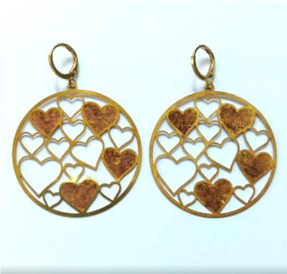 BRINCO NO BRUTO PRONTO PARA O BANHO(CX143)(47)BRINCO REDONDO FOTO CORROSÃO COM QUATRO CORAÇÃO 41mm- PESO TOTAL 1.4GR - BRU16335