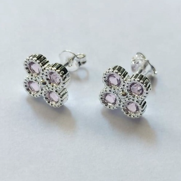 BRINCO FOLHEADO A PRATA COM 50 MILÉSIMO+ VERNIZ DIAMOND BRINCO DE FLOR CRAVEJADO 12MM - PRA743