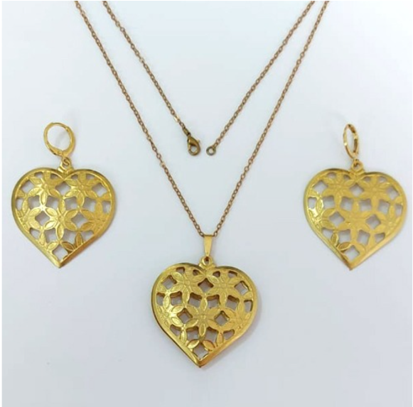 CONJUNTO NO BRUTO PRONTO PARA O BANHO - (436) COTAÇÃO VASADO 35MM / CONJUNTO COM CORRENTE CADEADO 45CM COM BRINCOS ARGOLINHA DE PRESSÃO - PESO: 12.5GR - COMPOSIÇÃO: 100% LATÃO - BRU0003444