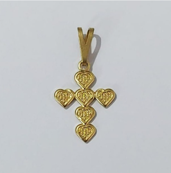 PINGENTE NO BRUTO PRONTO PARA O BANHO - PINGENTE CRUCIFIXO (3814) (CX.28) - TAMANHO:Cruz 6 Corações 15MM - PESO: 0,5GR - BRU0003448
