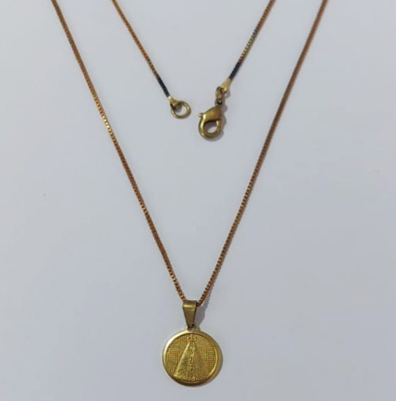 GARGANTILHA NO BRUTO PRONTO PARA O BANHO COM CORRENTE VENEZIANA DE 45CM (100% LATÃO )(1973) - 12mm 1 Lado C/ Aparecida 1 Lado Oraçao-( PESO: 2.7GR - BRU0003478