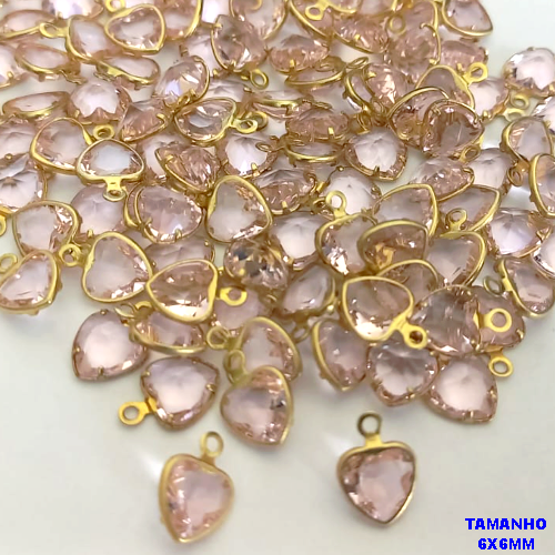 ACESSORIO NO BRUTO PRONTO PARA O BANHO(COMPOSIÇÃO 70%VIDRO 30%LATÃO TAMANHO 6X6MM PINGENTE COM UMA ARGOLINHA - PESO 0,1GR BRU0003491