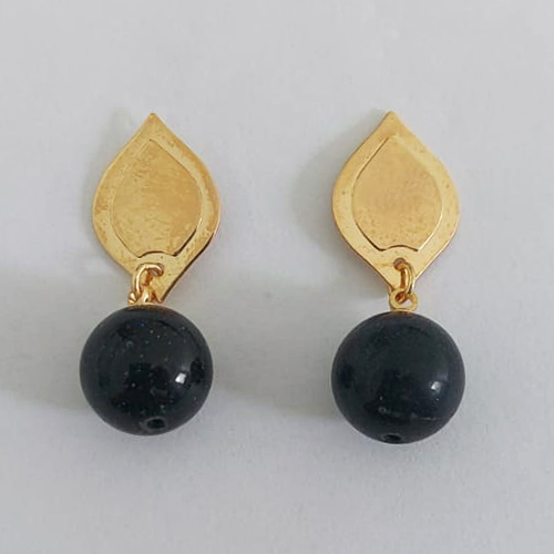 BRINCO FOLHEADO A OURO - BANHADO COM 5 MILÉSIMOS + VERNIZ DIAMOND - BRINCO DE PINO BASE LISA E PEDRA PEDRA BRILHANTE 30MM-OURO973