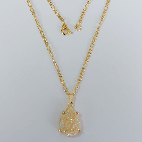 GARGANTILHA FOLHEADO A OURO - BANHADO COM 5 MILÉSIMOS + VERNIZ DIAMOND - CORRENTE 45CM E PINGENTE DRUSA COM BRILHOS 12X17MM- OURO998