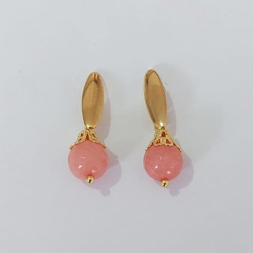 BRINCO FOLHEADO A OURO COM VERNIZ DIAMOND - BRINCO DE PINO BASE FINA COM PEDRA NATURAL ROSÉ 24MM - OURO1063