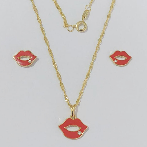 CONJUNTO FOLHEADO A OURO - BANHADO COM 5 MILÉSIMOS + VERNIZ DIAMOND - CONJUNTO COM CORRENTE SINGAPURA 45CM E PINGENTE E BRINCOS COM PINGENTE BOCA 15MM - OURO1077