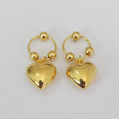 BRINCO FOLHEADO A OURO COM VERNIZ DIAMOND - BRINCO DE PINO ARGOLA COM PINGENTE CORAÇÃO 33MM - OURO1154