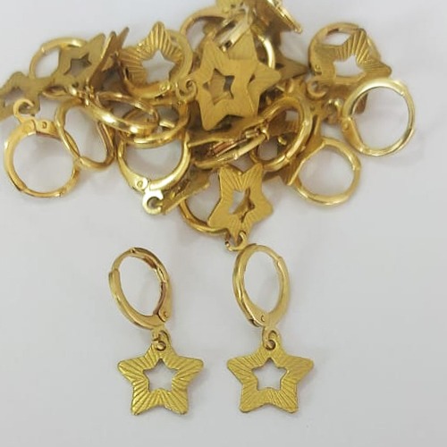 BRINCO NO BRUTO PRONTO PARA O BANHO - (CX.146) BRINCO ARGOLINHA DE PRESSÃO (TRANQUETA) (3.1136F1) COM PINGENTE ESTRELA VAZADA 11MM - PESO TOTAL 1,4GR - COMPOSIÇÃO: 100% LATÃO - BRU0003642