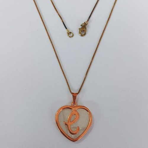 GARGANTILHA NO BRUTO PRONTO PARA O BANHO - (CX146) - COM CORRENTE VENEZIANA DE 45CM - CORAÇÃO LETRA C MADRÉ PÉROLA -23MM PESO: 5,7GR - BRU0003670