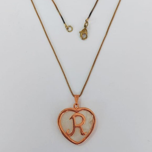 GARGANTILHA NO BRUTO PRONTO PARA O BANHO - (CX146) - COM CORRENTE VENEZIANA DE 45CM - CORAÇÃO LETRA R MADRÉ PÉROLA -23MM PESO: 5,7GR - BRU0003675