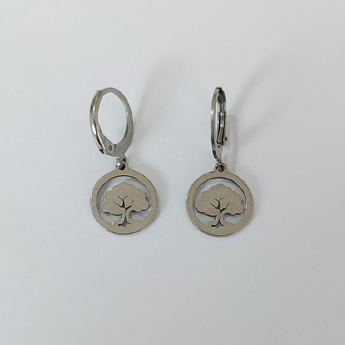 BRINCO EM AÇO INOXIDÁVEL(CX147) - BRINCO ARGOLINHA DE PRESSÃO COM PINGENTE ÁRVORE DA VIDA VAZADA 11MM - COMPOSIÇÃO: AÇO INOXIDÁVEL - AÇO2334