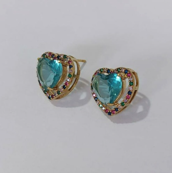 BRINCO NO BRUTO PRONTO PARA O BANHO (BASE DE 15MM TODA CRAVEJADA EM MICRO ZIRCONIAS COLORIDA E PEDRA DE ZIRCONIA DE10MM CORAÇÃO(PEÇA EM ALTA FUSÃO) - PESO DO BRINCO 4,3GR - BRU3809