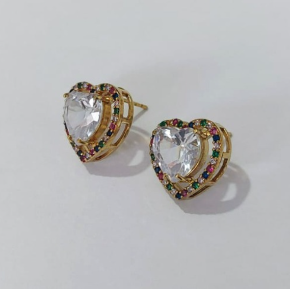 BRINCO NO BRUTO PRONTO PARA O BANHO (BASE DE 15MM TODA CRAVEJADA EM MICRO ZIRCONIAS COLORIDA E PEDRA DE ZIRCONIA DE10MM CORAÇÃO(PEÇA EM ALTA FUSÃO) - PESO DO BRINCO 4,3GR - BRU3814