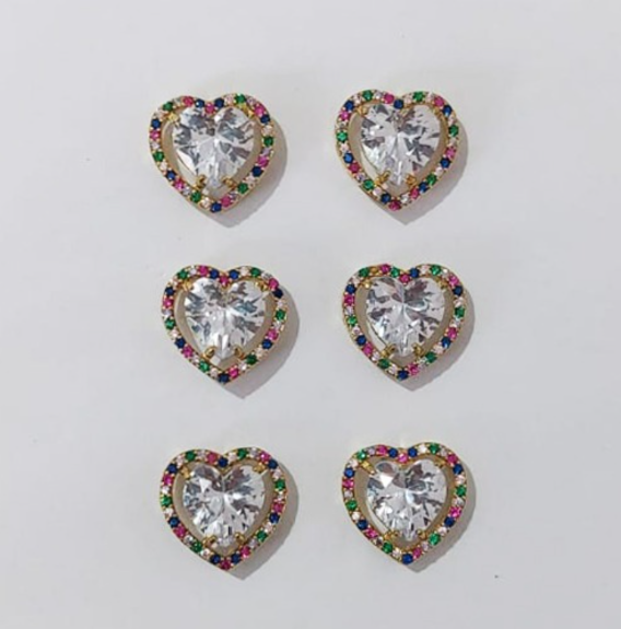 BRINCO NO BRUTO PRONTO PARA O BANHO - KIT COM 3 BRINCOS DE PINO COM BASE EM ALTA FUSÃO CRAVEJADA EM MICRO ZIRCONIA COLORIDA DE 14MM E PEDRA DE ZIRCONIAS DE10X10MMMM - PESO DO PAR 3.8GR - BRU3826