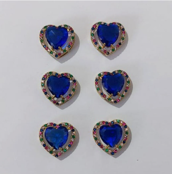 BRINCO NO BRUTO PRONTO PARA O BANHO - KIT COM 3 BRINCOS DE PINO COM BASE EM ALTA FUSÃO CRAVEJADA EM MICRO ZIRCONIA COLORIDA DE 14MM E PEDRA DE ZIRCONIAS DE10X10MMMM - PESO DO PAR 3.8GR - BRU3827