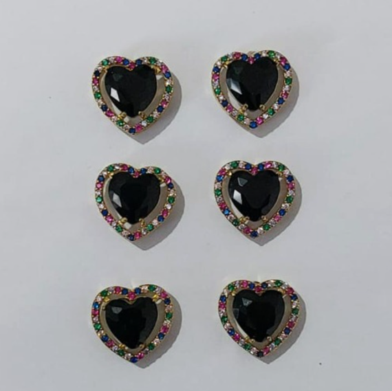 BRINCO NO BRUTO PRONTO PARA O BANHO - KIT COM 3 BRINCOS DE PINO COM BASE EM ALTA FUSÃO CRAVEJADA EM MICRO ZIRCONIA COLORIDA DE 14MM E PEDRA DE ZIRCONIAS DE10X10MMMM - PESO DO PAR 3.8GR - BRU3830